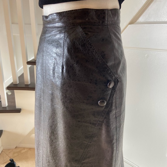 80's Vintage Leather High-Waisted Skirt - Picture 7 of 11